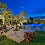 Διαμέρισμα Charmantes Nur 400 Meter Zum Mit Grossem Pool, Privater Terrasse, Grill, Liegen