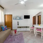 Διαμέρισμα Charmantes Nur 400 Meter Zum Mit Grossem Pool, Privater Terrasse, Grill, Liegen Πόρετς