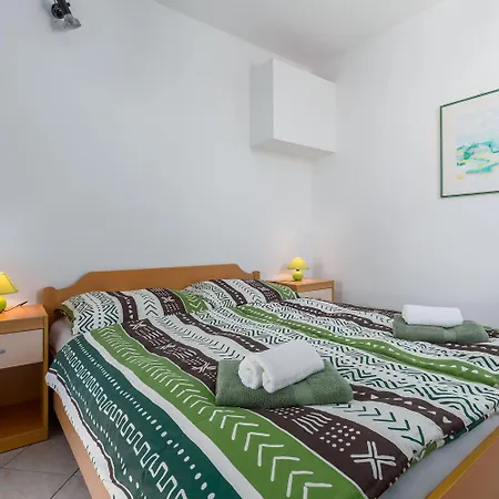 Charmantes Nur 400 Meter Zum Mit Grossem Pool, Privater Terrasse, Grill, Liegen * 포레치