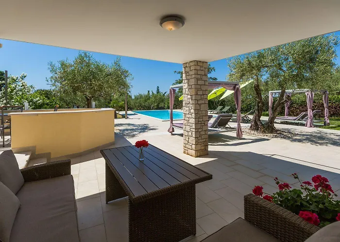 Appartamento Charmantes Nur 400 Meter Zum Mit Grossem Pool, Privater Terrasse, Grill, Liegen *