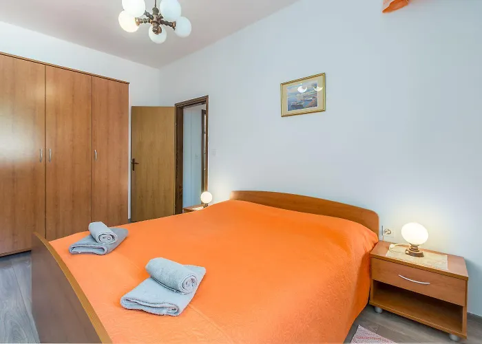 Apartman Charmantes Nur 400 Meter Zum Mit Grossem Pool, Privater Terrasse, Grill, Liegen Poreč