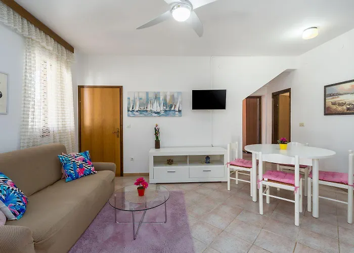 Apartman Charmantes Nur 400 Meter Zum Mit Grossem Pool, Privater Terrasse, Grill, Liegen Poreč