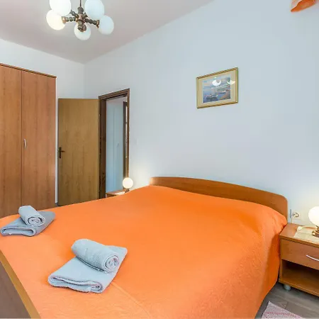 Lejlighed Charmantes Nur 400 Meter Zum Mit Grossem Pool, Privater Terrasse, Grill, Liegen Poreč